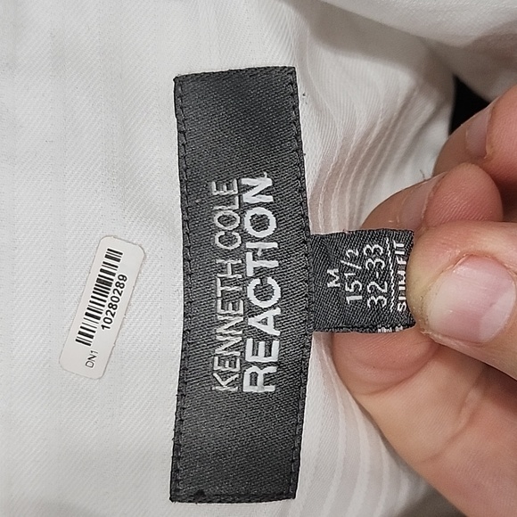 White Kenneth Cole Reaction Dress Shirt 15.5, 33/33. - Picture 3 of 6